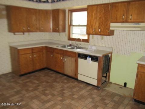 10123 Harder, Three Rivers, MI 49093 photo 4