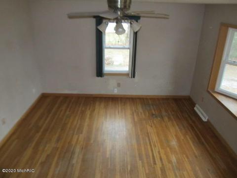 10123 Harder, Three Rivers, MI 49093 photo 2