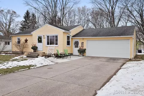 7067 8th, Jenison, MI 49428 photo 2