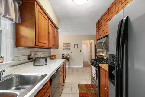 3932 Devonshire, Kalamazoo, MI 49006 photo 2