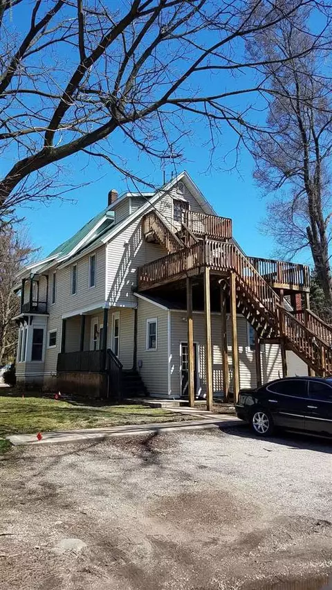 307 E Main, Ionia, MI 48846 photo 4