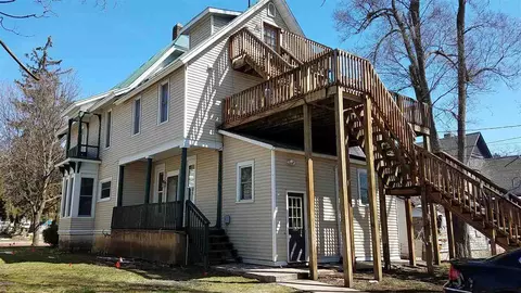 307 E Main, Ionia, MI 48846 photo 2