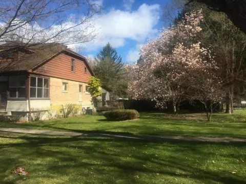 512 E Hanson, Whitehall, MI 49461 photo 2