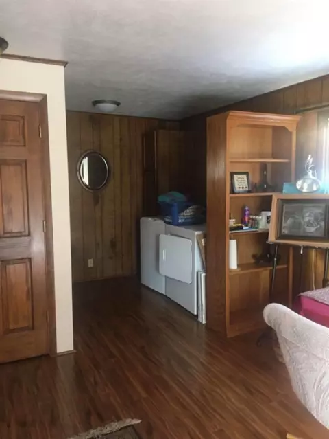 512 E Hanson, Whitehall, MI 49461 photo 17