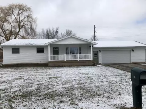 311 Johnson, Edmore, MI 48829 photo 2