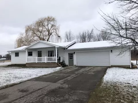 311 Johnson, Edmore, MI 48829 photo 3