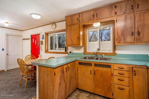 7863 N 39th, Augusta, MI 49012 photo 5