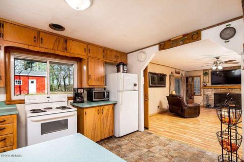 7863 N 39th, Augusta, MI 49012 photo 6