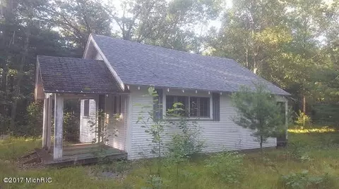 4717 S Spruce, White Cloud, MI 49349 photo 7