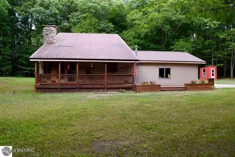 4019 Leckrone, Brethren, MI 49619 photo 2