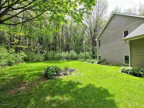1940 Woodfern, Lowell, MI 49331 photo 3