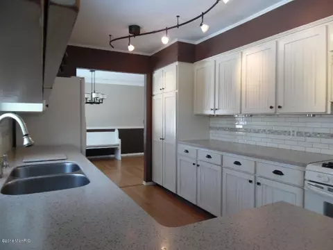 469 Edgeworthe, Ada, MI 49301 photo 18