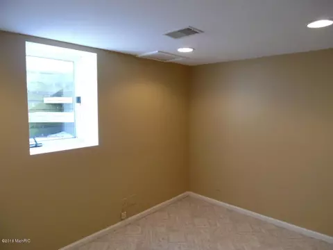 469 Edgeworthe, Ada, MI 49301 photo 26