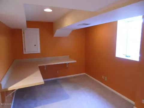 469 Edgeworthe, Ada, MI 49301 photo 20