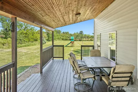 13575 S Jones, Eagle, MI 48822 photo 23