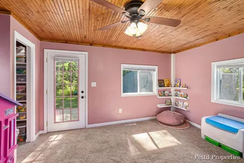 13575 S Jones, Eagle, MI 48822 photo 16