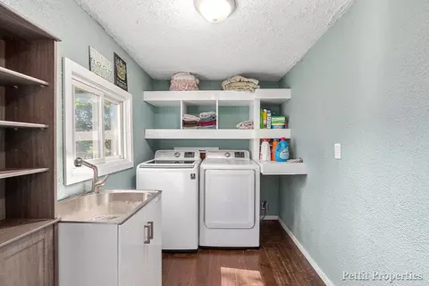13575 S Jones, Eagle, MI 48822 photo 14