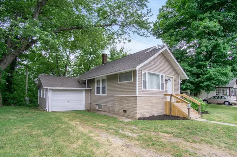 611 E Water, Cassopolis, MI 49031 photo 3