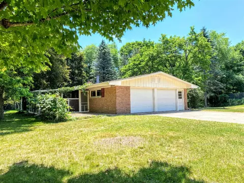 908 Cherry, Big Rapids, MI 49307 photo 1