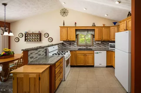 246 Fairway, Plainwell, MI 49080 photo 6