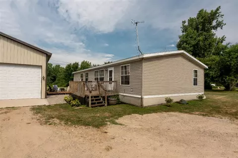 3761 Meade, Belding, MI 48809 photo 2