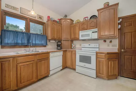 26182 S S Shr, Mendon, MI 49072 photo 10