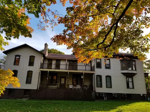 515 Maple, Manistee, MI 49660 photo 1