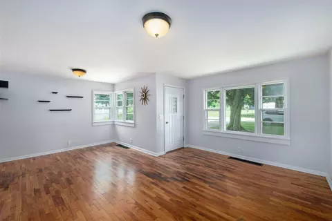 326 E State, Mendon, MI 49072 photo 3