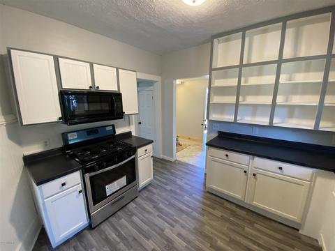 455 E Division, Dowagiac, MI 49047 photo 11
