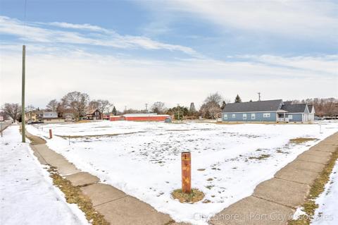 86 Pine, Manistee, MI 49660 photo 21
