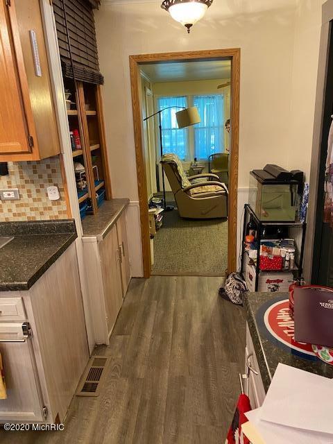 1017 7th, Three Rivers, MI 49093 photo 3