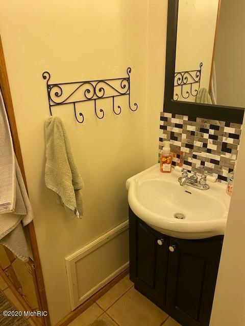 1017 7th, Three Rivers, MI 49093 photo 12
