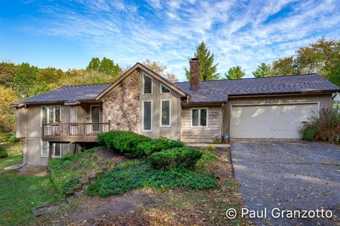 7627 36th St SE, Ada, MI 49301 photo 2