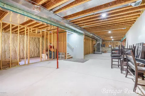 677 Auburn, Ada, MI 49301 photo 38