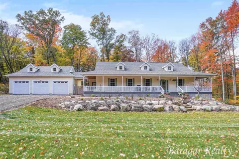 677 Auburn, Ada, MI 49301 photo 1