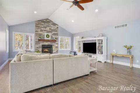 677 Auburn, Ada, MI 49301 photo 11