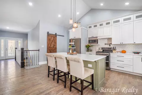 677 Auburn, Ada, MI 49301 photo 7
