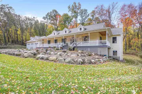 677 Auburn, Ada, MI 49301 photo 2