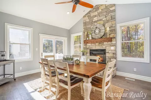 677 Auburn, Ada, MI 49301 photo 13
