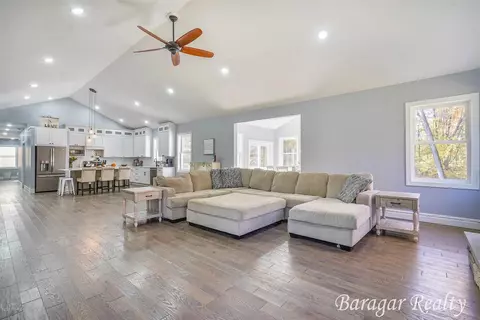 677 Auburn, Ada, MI 49301 photo 15