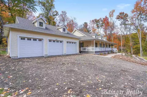 677 Auburn, Ada, MI 49301 photo 3