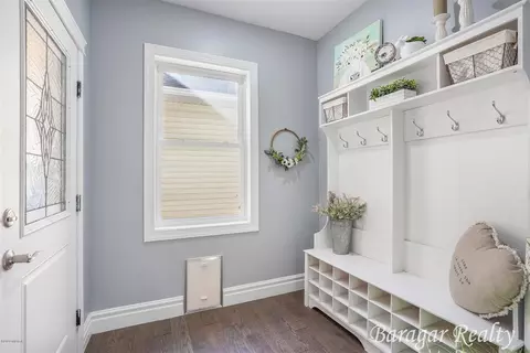 677 Auburn, Ada, MI 49301 photo 21