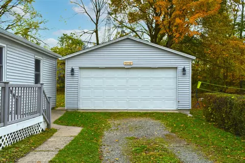 316 Johnson, Cassopolis, MI 49031 photo 4