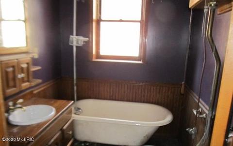 355 S Washington, Constantine, MI 49042 photo 6