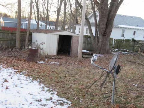 425 E Michigan, Three Rivers, MI 49093 photo 11