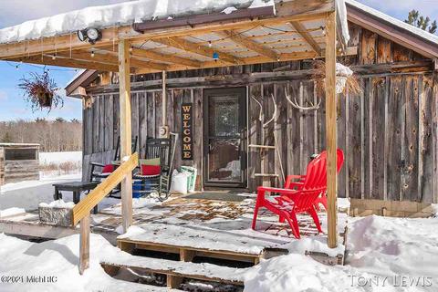 2625 E 20th, White Cloud, MI 49349 photo 3