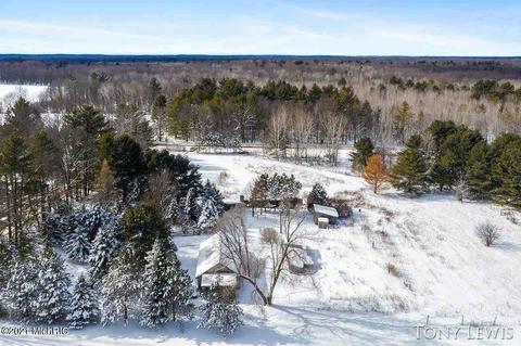 2625 E 20th, White Cloud, MI 49349 photo 45