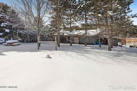2625 E 20th, White Cloud, MI 49349 photo 27