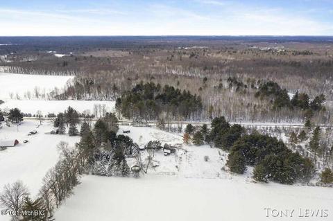 2625 E 20th, White Cloud, MI 49349 photo 52