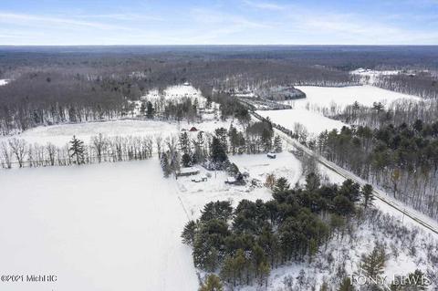 2625 E 20th, White Cloud, MI 49349 photo 54